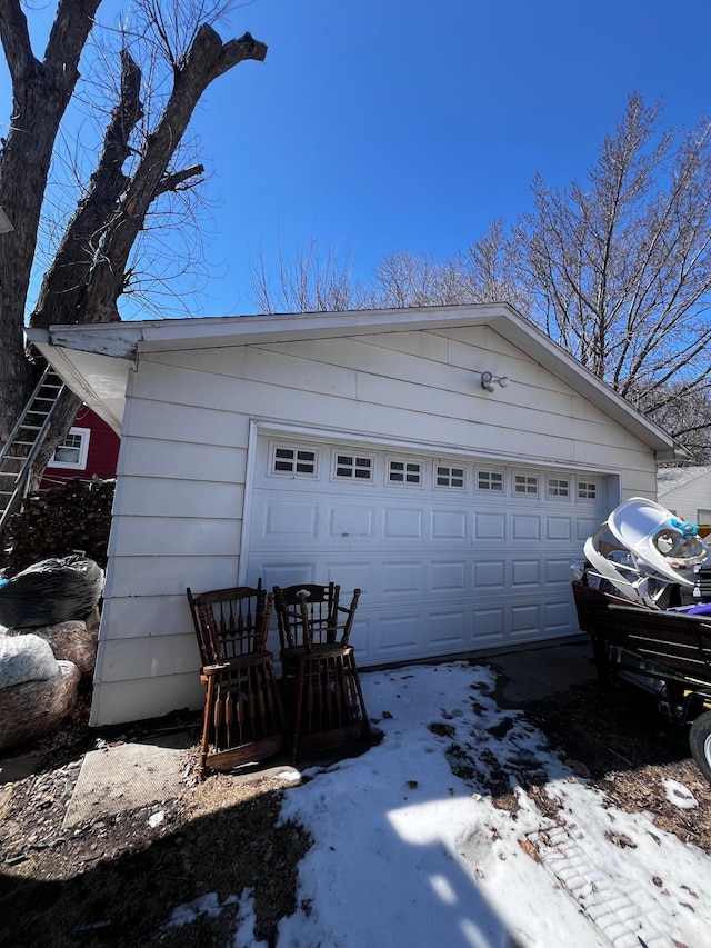 722 2nd St SW, Willmar, MN 56201 - view of garage