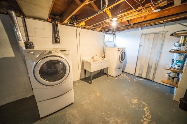 109 2nd St SW, Blooming Prairie, MN 55917 - washroom with washer and dryer