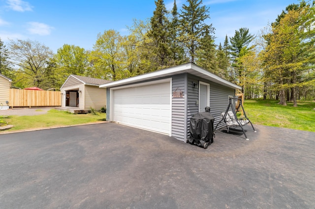 331 Locust St, Duluth, MN 55811 - view of detached garage