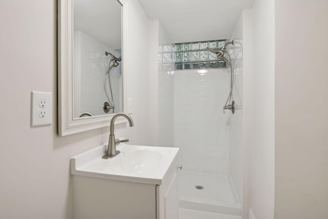 4816 3rd Ave S, Minneapolis, MN 55419 - full bathroom featuring vanity and tiled shower