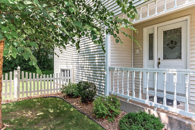 5711 Donegal Dr, Shoreview, MN 55126 - view of side of property