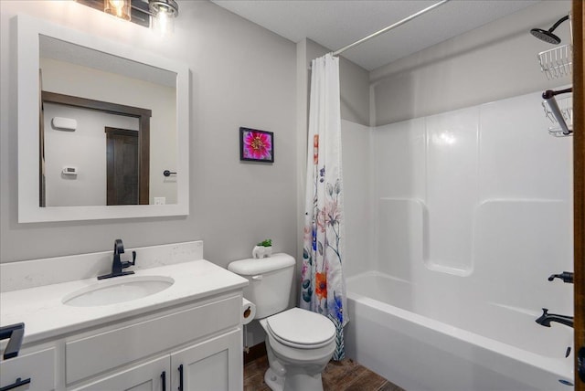 1609 75th Ave, Hammond, WI 54015 - bathroom featuring vanity, wood finished floors, and shower / tub combo with curtain