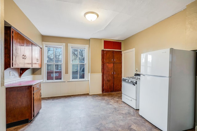 420 Lafond Ave, Saint Paul, MN 55103 - kitchen featuring white appliances and light countertops