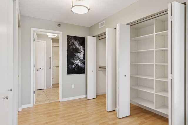 52 Groveland Ter Unit A402, Minneapolis, MN 55403 - view of closet