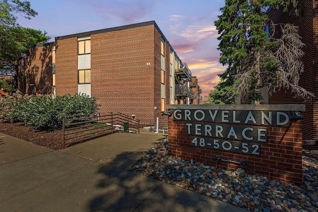 52 Groveland Ter Unit A402, Minneapolis, MN 55403 - view of community / neighborhood sign