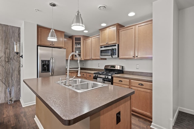 3474 White Pine Way, Stillwater, MN 55082 - kitchen featuring appliances with stainless steel finishes, dark countertops, a sink, recessed lighting, and baseboards