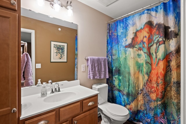 3474 White Pine Way, Stillwater, MN 55082 - full bathroom featuring vanity, toilet, and curtained shower