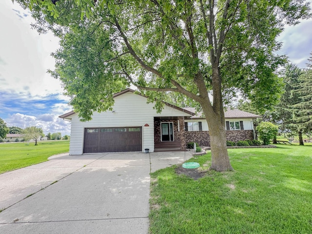 731 Grove Ave, Bird Island, MN 55310 - single story home with an attached garage, driveway, and a front yard