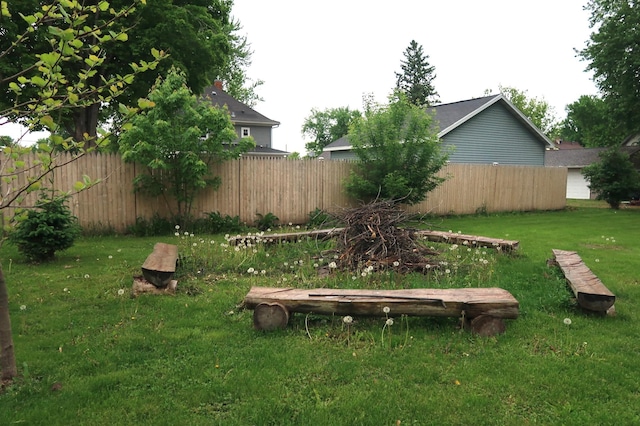 663B Main St, Ellsworth, WI 54011 - view of yard
