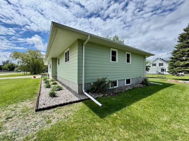 507 5th St NW, Barnesville, MN 56514 - view of side of property with a lawn