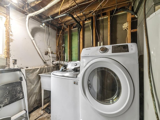 10740 99th Pl N, Maple Grove, MN 55369 - laundry room with washing machine and dryer