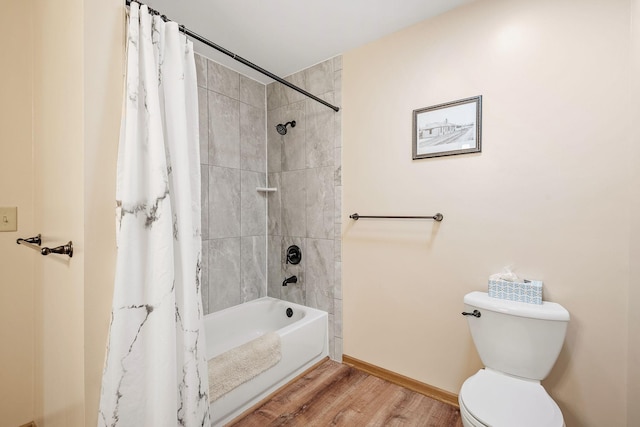11520 120th St N, Stillwater, MN 55082 - full bathroom featuring wood finished floors, toilet, shower / bath combo with shower curtain, and baseboards