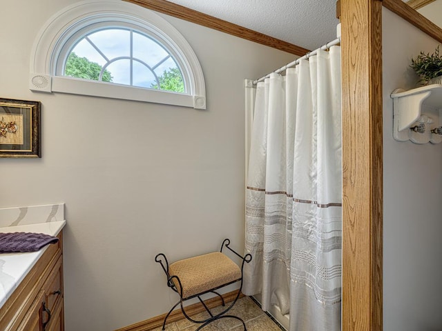 1144 Waldon Pl, Arden Hills, MN 55112 - bathroom featuring vanity, a textured ceiling, curtained shower, and crown molding