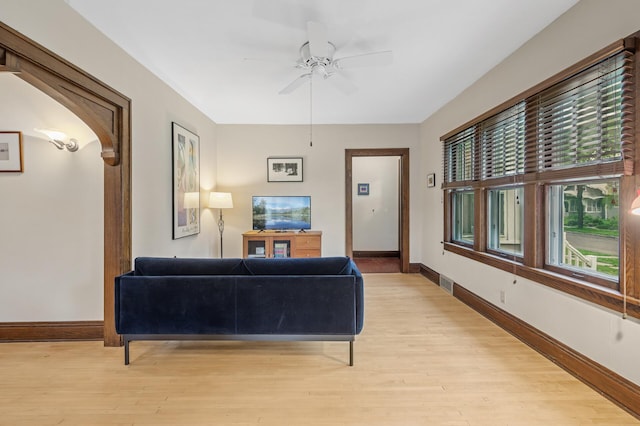1441 Simpson St, Saint Paul, MN 55108 - living area featuring light wood-style flooring and a ceiling fan