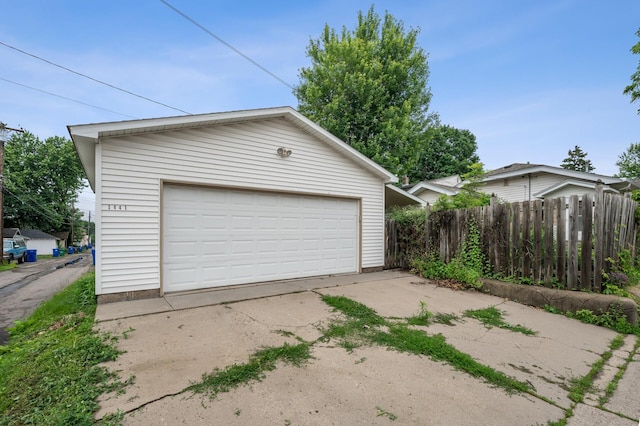 1441 Simpson St, Saint Paul, MN 55108 - view of detached garage