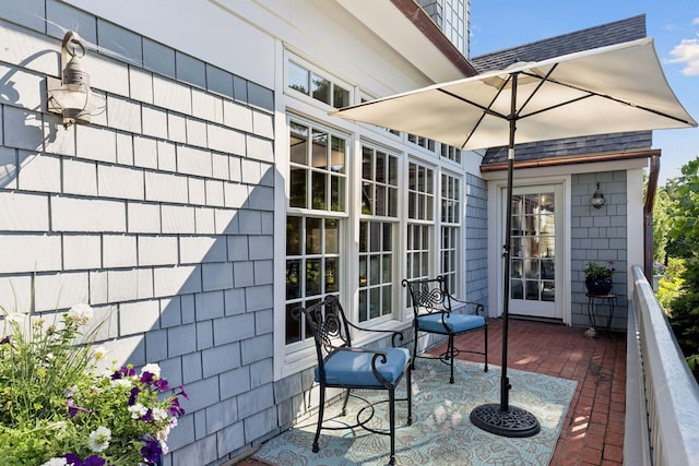 14 Forest Dale Rd, Minneapolis, MN 55410 - view of patio / terrace