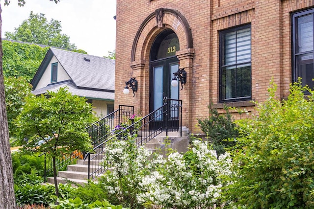 512 Laurel Ave Unit 1, Saint Paul, MN 55102 - entrance to property with brick siding and roof with shingles