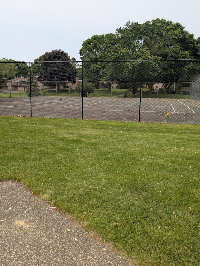 1356 Arden View Dr, Arden Hills, MN 55112 - view of tennis court