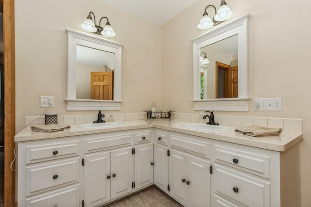8935 180th St W, Faribault, MN 55021 - bathroom with double vanity