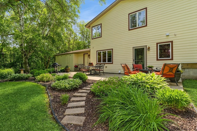 8935 180th St W, Faribault, MN 55021 - back of property with a patio