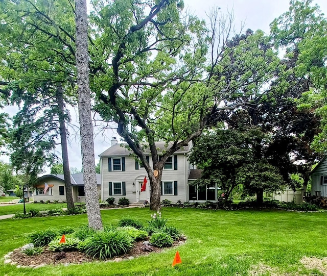 1308 73rd St, Richfield, MN 55423 - colonial house with a front yard