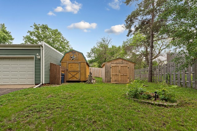 1858 Kennedy Ct, Northfield, MN 55057 - view of yard featuring a garage