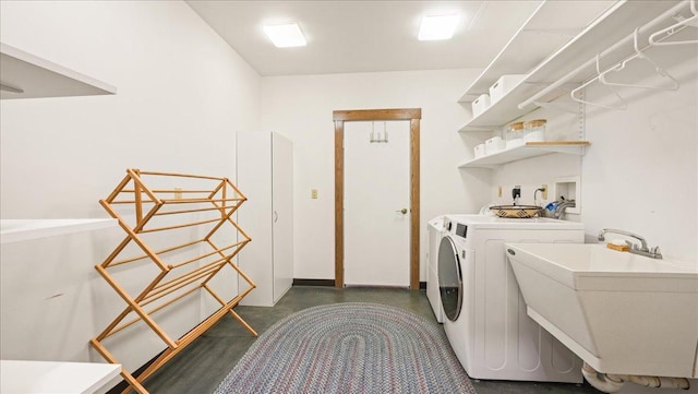 N30732 Square Bluff Rd, Blair, WI 54616 - laundry room featuring washer and clothes dryer