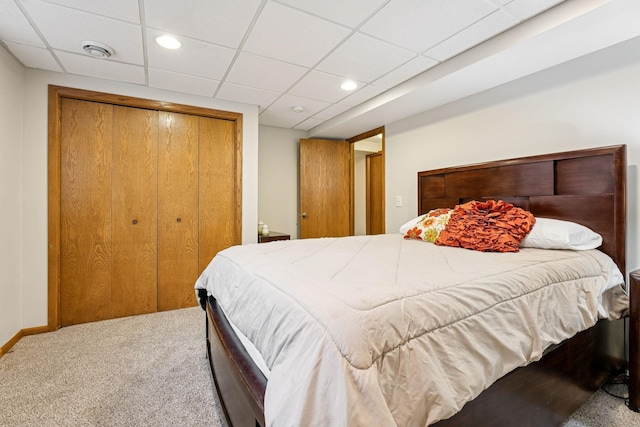 538 Silver Lake Rd NW, New Brighton, MN 55112 - carpeted bedroom featuring a closet, recessed lighting, and a drop ceiling
