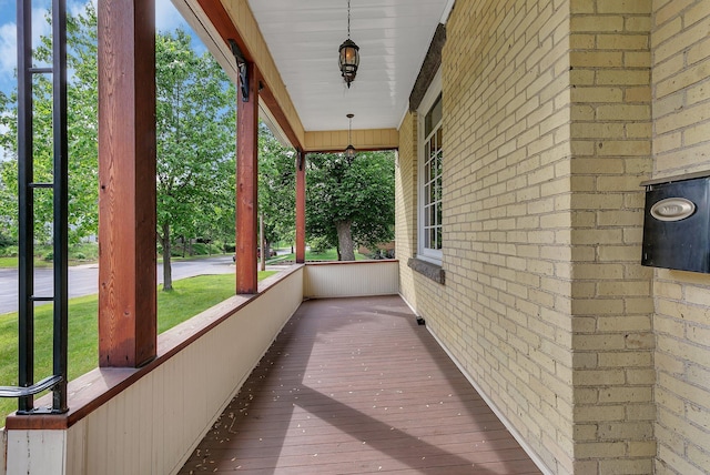 605 7th Ave N, Saint Cloud, MN 56303 - view of wooden porch