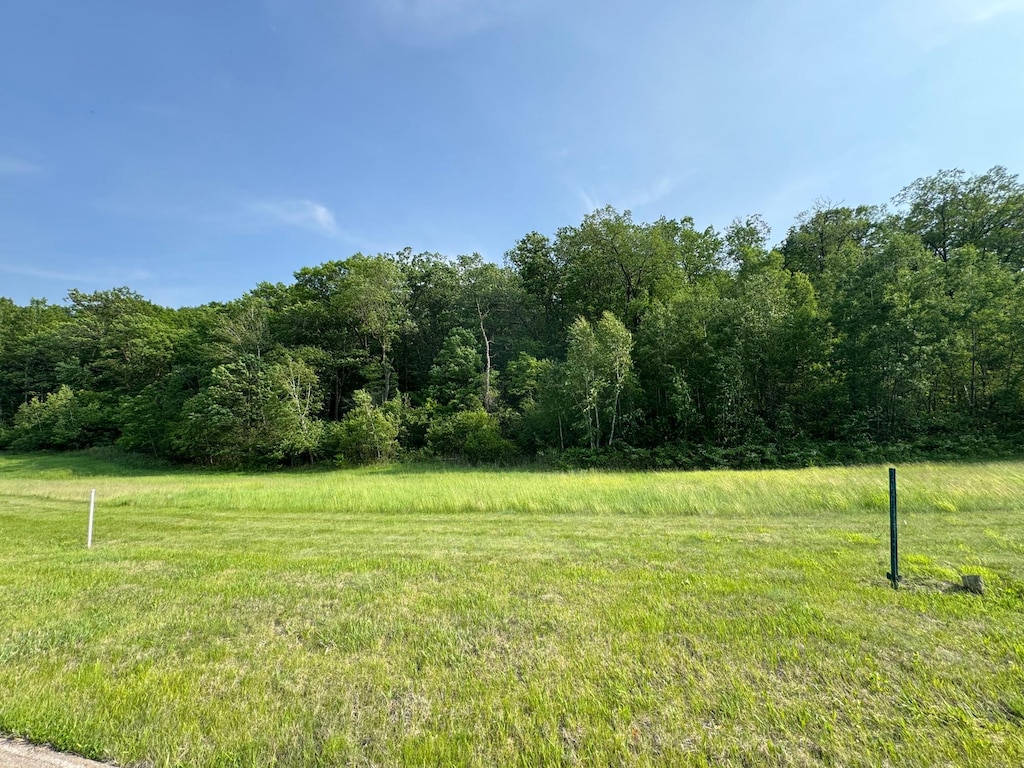 2812 Oakhurst Dr, Lake City, MN 55041