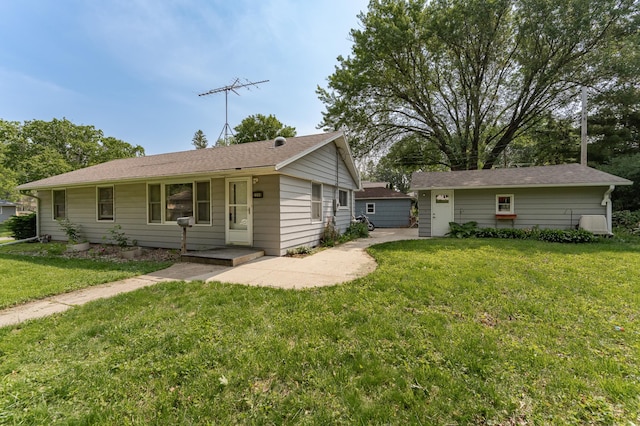 2208 17th Ave NW, Rochester, MN 55901 - view of front of property featuring a front yard and a garage
