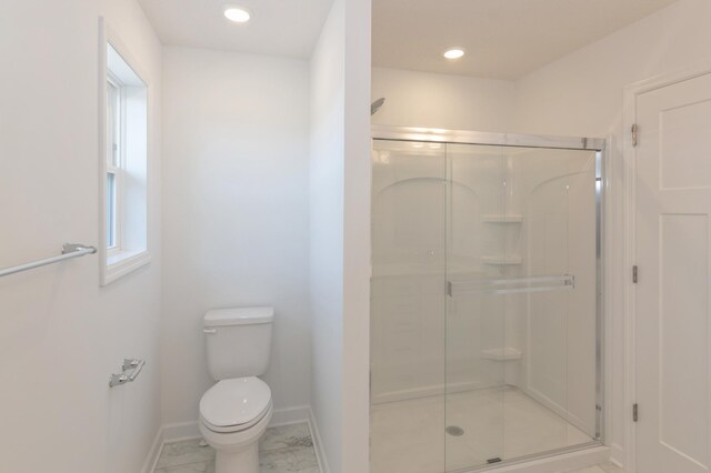 2033 Hadley Hills Dr NE, Rochester, MN 55906 - full bath with a stall shower, baseboards, toilet, and recessed lighting