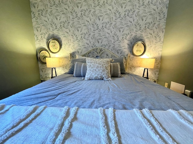 128 Bridge Run Ln Unit B, Lutsen Twp, MN 55612 - bedroom featuring wallpapered walls