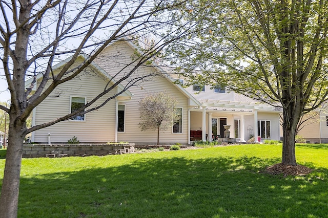 1120 Southridge Rd, New Ulm, MN 56073 - rear view of property featuring a pergola and a yard
