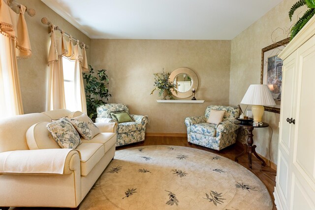 1120 Southridge Rd, New Ulm, MN 56073 - living area with wood finished floors and baseboards