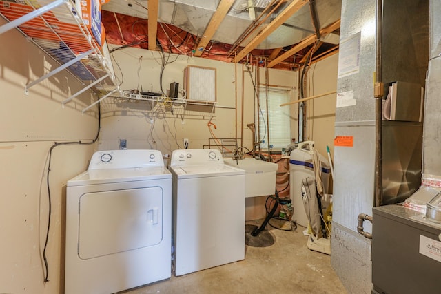 810 7th Ave N, Sauk Rapids, MN 56379 - laundry area featuring separate washer and dryer