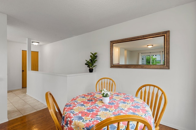 16047 72nd St NE, Otsego, MN 55330 - dining space featuring baseboards