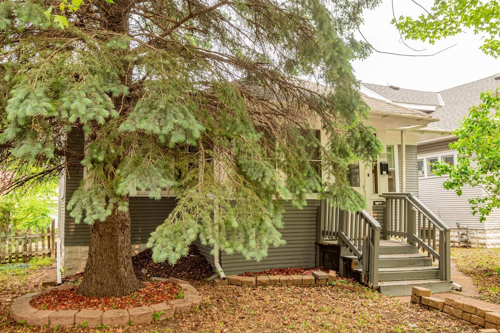 1807 Sims Ave, Saint Paul, MN 55119 - view of yard