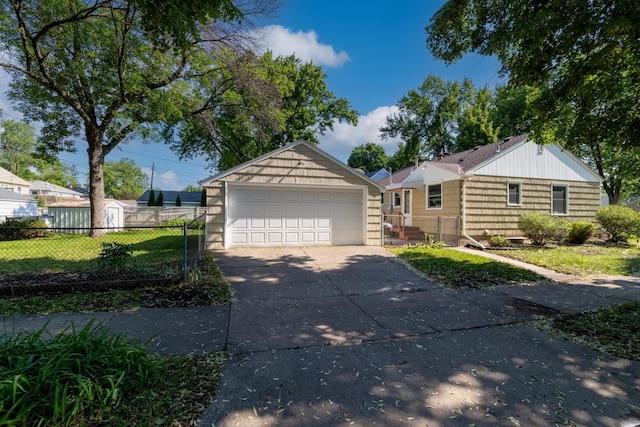 5652 Thomas Ave S, Minneapolis, MN 55410 - view of front facade with a garage