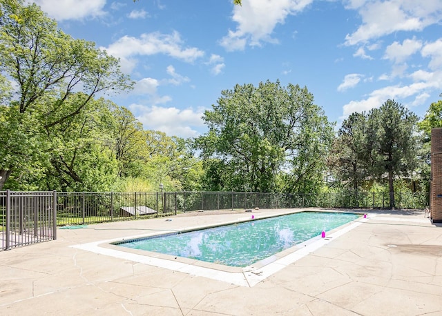 6085 Lincoln Dr Unit 220, Edina, MN 55436 - view of pool featuring a patio