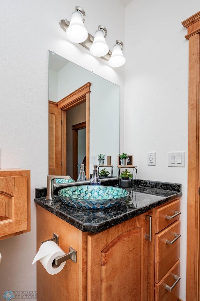 7214 Eagle Pointe Dr S, Fargo, ND 58104 - bathroom featuring vanity