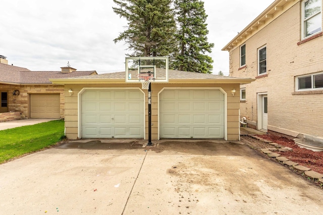 113 7th Ave SE, Elbow Lake, MN 56531 - view of garage
