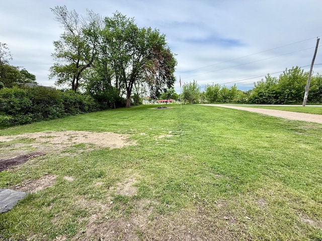 1402 Kirkwood Ave, Albert Lea, MN 56007 - view of grassy yard