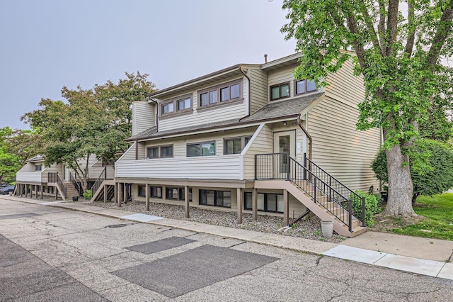8932 Neill Lake Rd Unit 112B, Eden Prairie, MN 55347 - view of front of house with stairs