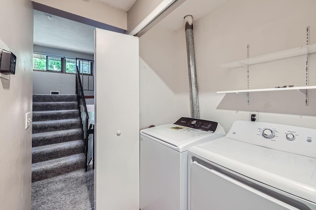 8932 Neill Lake Rd Unit 112B, Eden Prairie, MN 55347 - laundry room featuring washing machine and clothes dryer