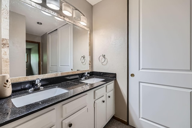 8932 Neill Lake Rd Unit 112B, Eden Prairie, MN 55347 - full bathroom with double vanity