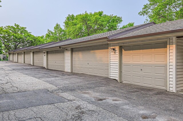 8932 Neill Lake Rd Unit 112B, Eden Prairie, MN 55347 - view of garage