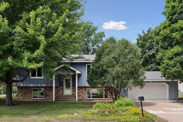 4801 Kent Dr, Shoreview, MN 55126 - photo 1