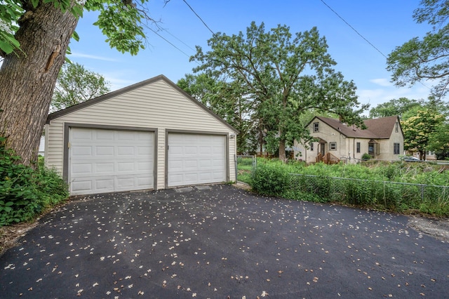 967 Stryker Ave W, Saint Paul, MN 55118 - view of detached garage