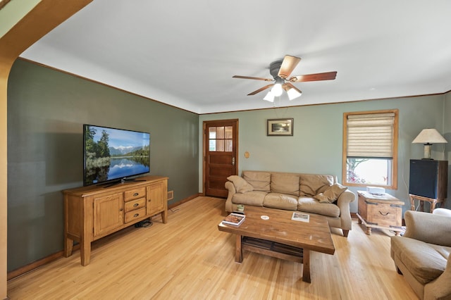 967 Stryker Ave W, Saint Paul, MN 55118 - living area with a ceiling fan, light wood-style floors, and plenty of natural light